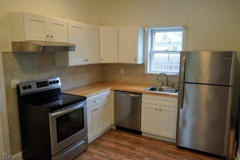 48 Trinity St - Photo 6 of 43