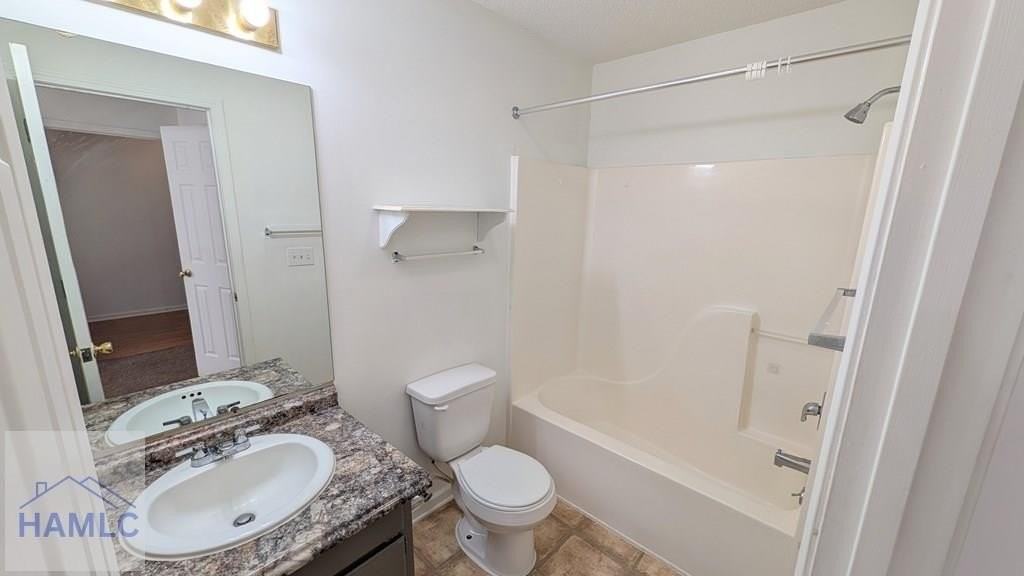 350 Beverly St Apt 124 - Photo 5 of 9