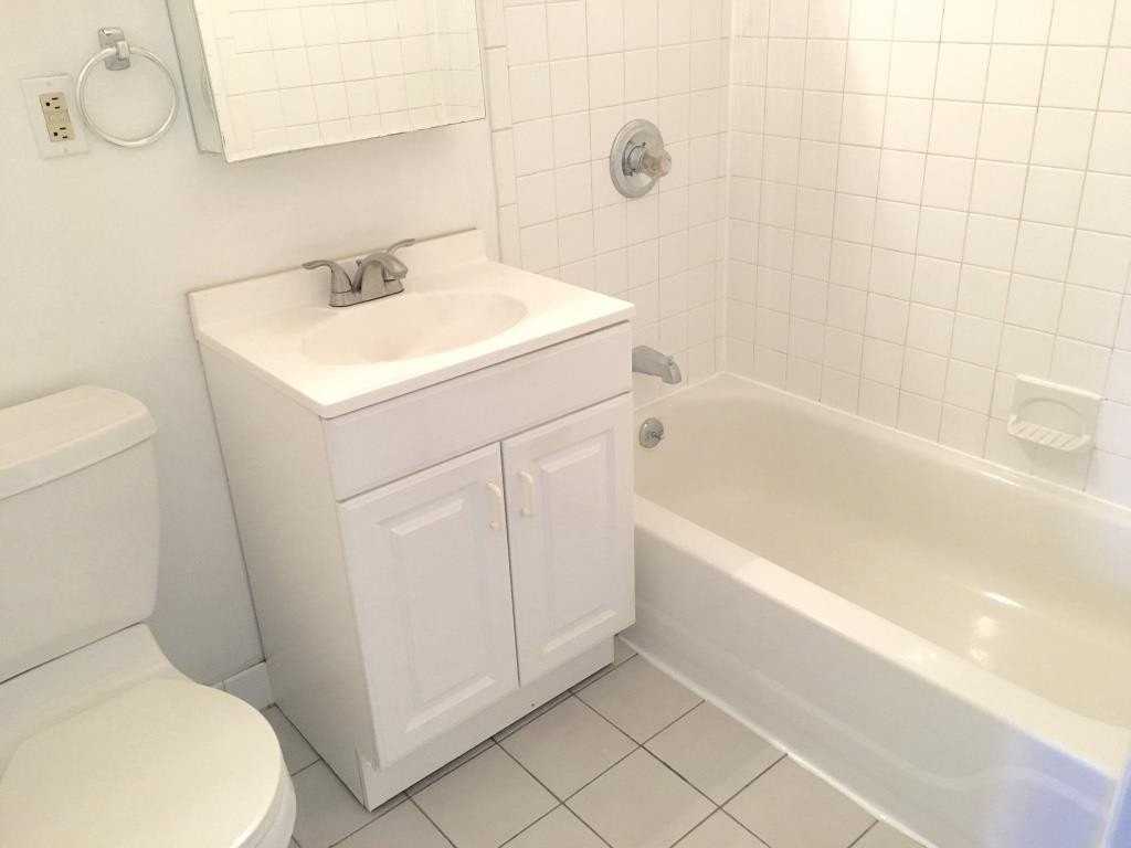 283 Monmouth St - Photo 6 of 11