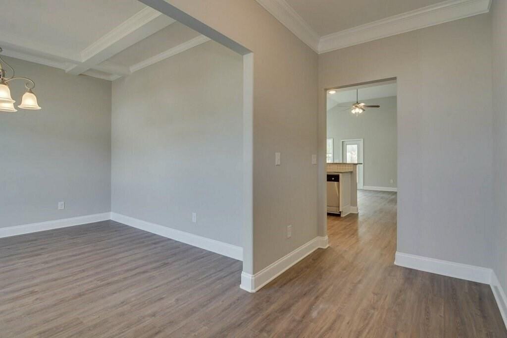 615 Tree Top Trl - Photo 5 of 30