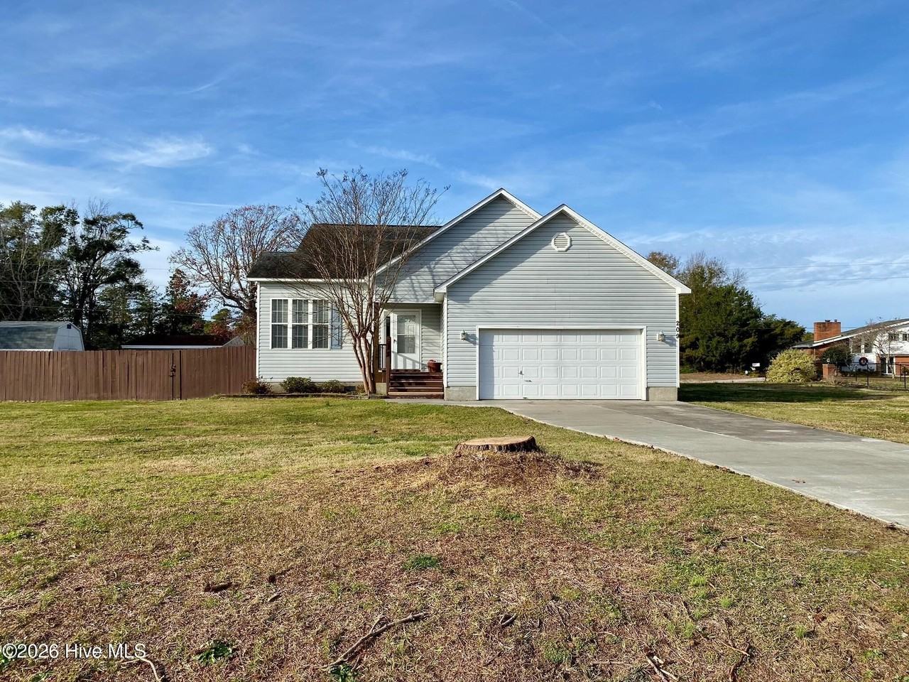 209 Oyster Ln - Photo 2 of 27