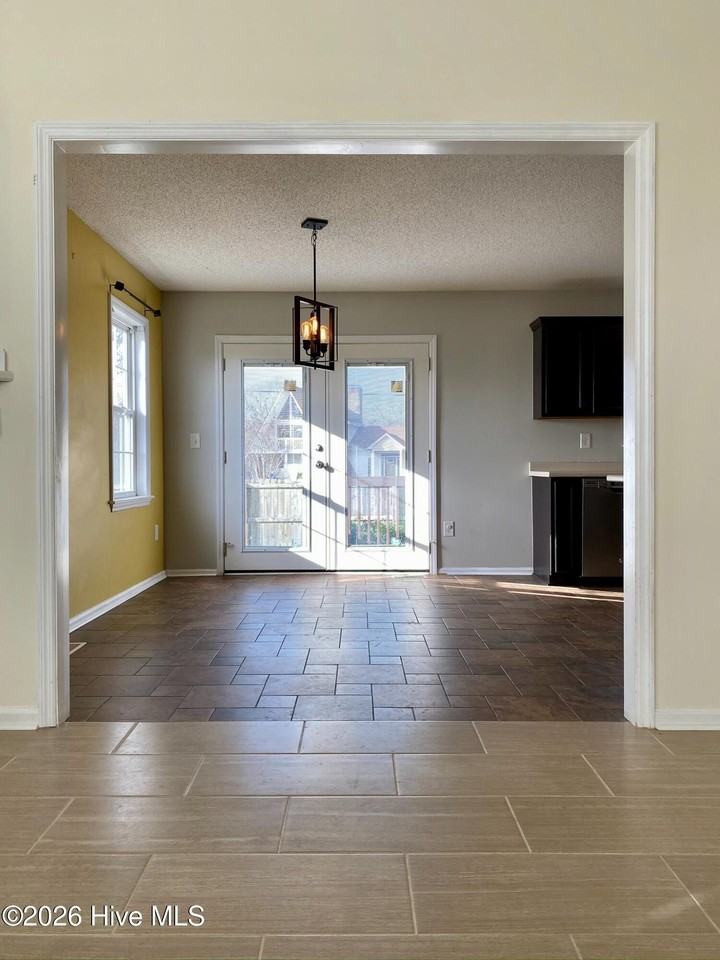 209 Oyster Ln - Photo 6 of 27