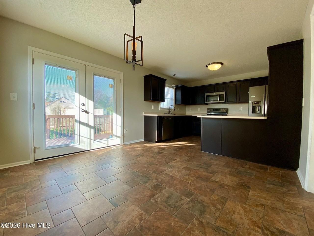 209 Oyster Ln - Photo 7 of 27