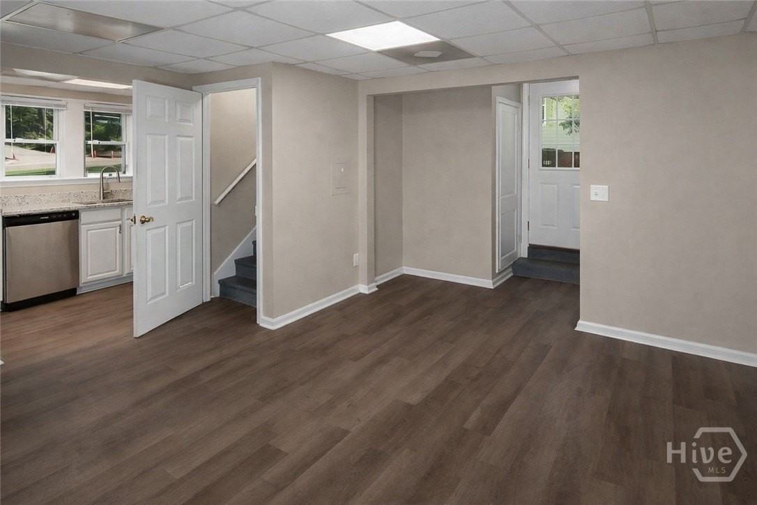 471 E Montgomery St - Photo 4 of 14