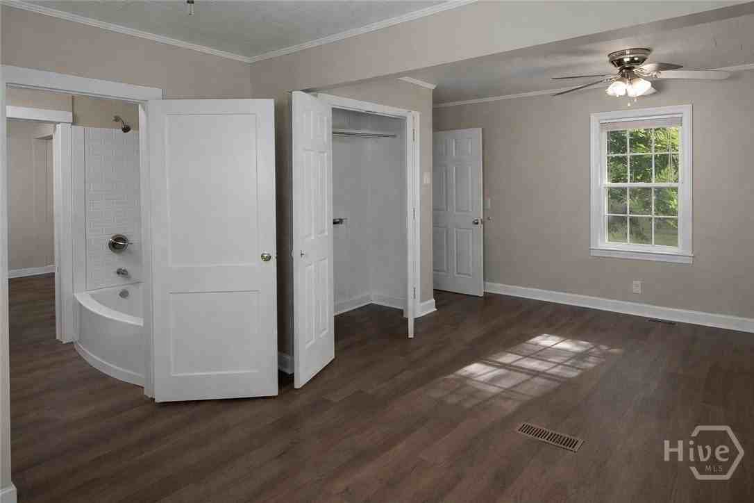 471 E Montgomery St - Photo 6 of 14