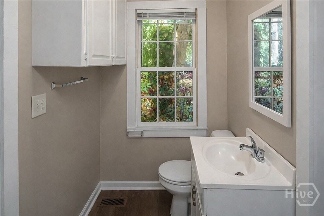 471 E Montgomery St - Photo 7 of 14