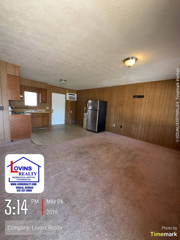 1905 Seminole Dr Apt D - Photo 2 of 6