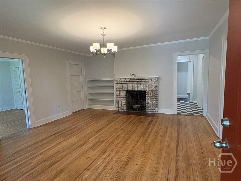 809 E 32nd St - Photo 4 of 13
