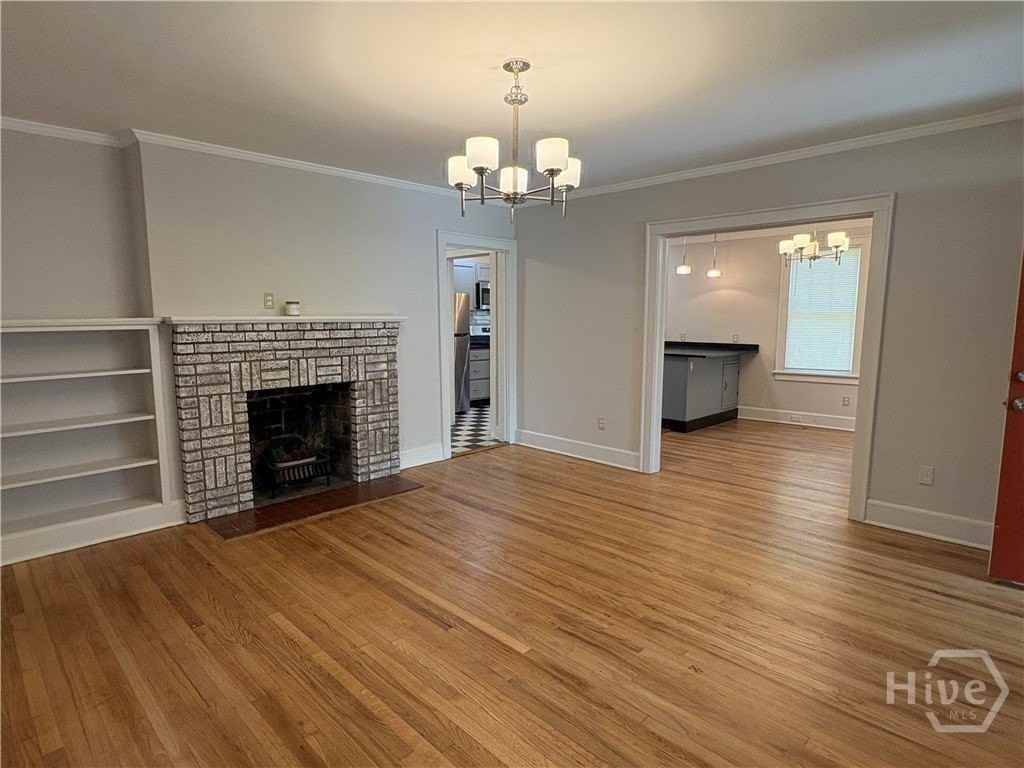 809 E 32nd St - Photo 5 of 13
