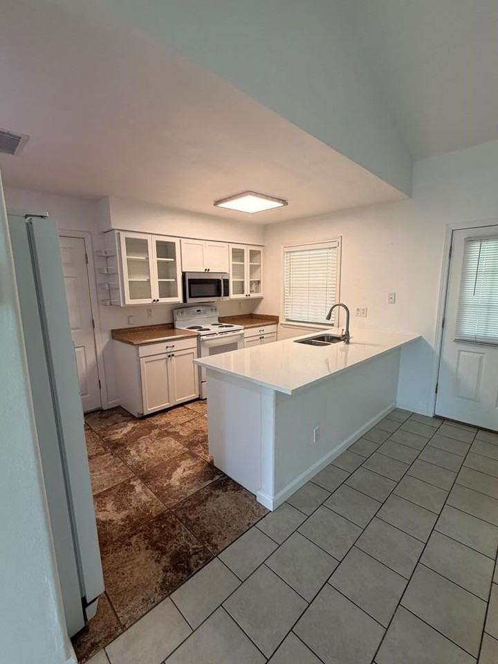 133 Willow Way - Photo 5 of 12