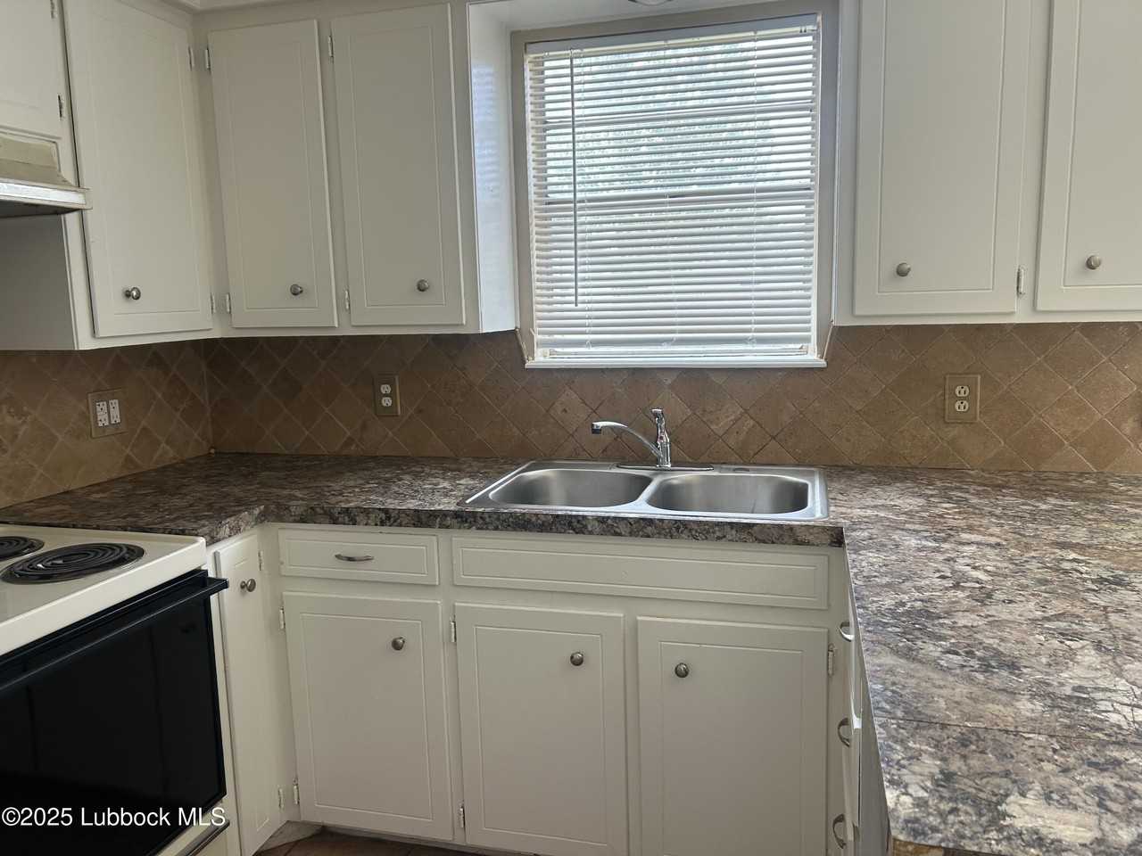 4823 53rd St - Photo 3 of 15