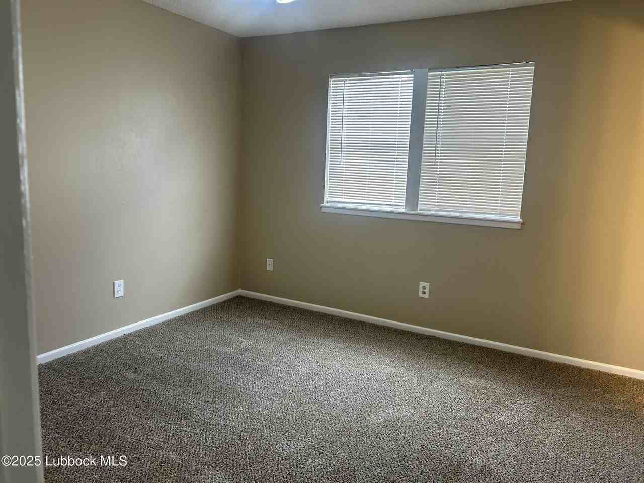 4823 53rd St - Photo 7 of 15