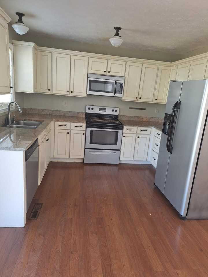 1717 Brook Park Dr - Photo 4 of 12