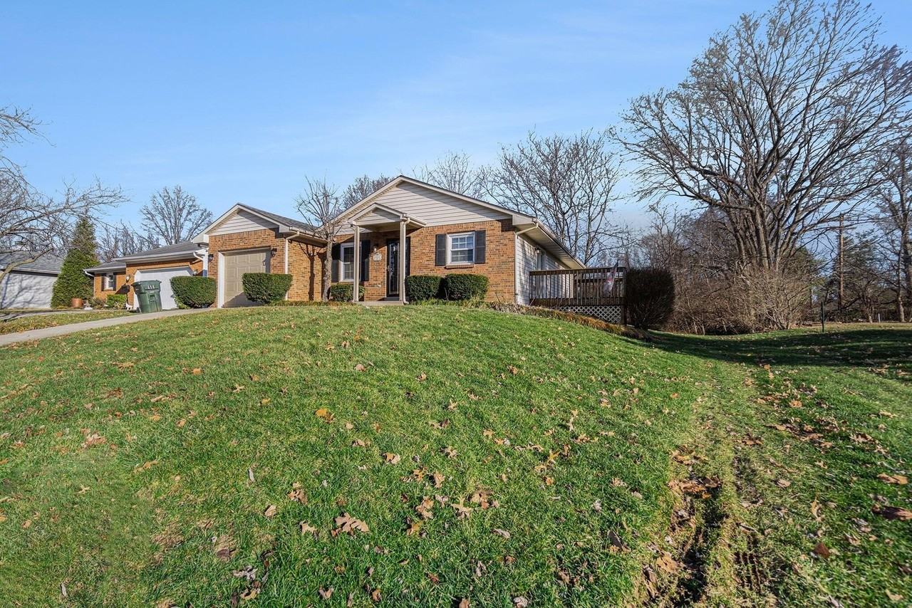 3126 Arrowhead Dr - Photo 2 of 17