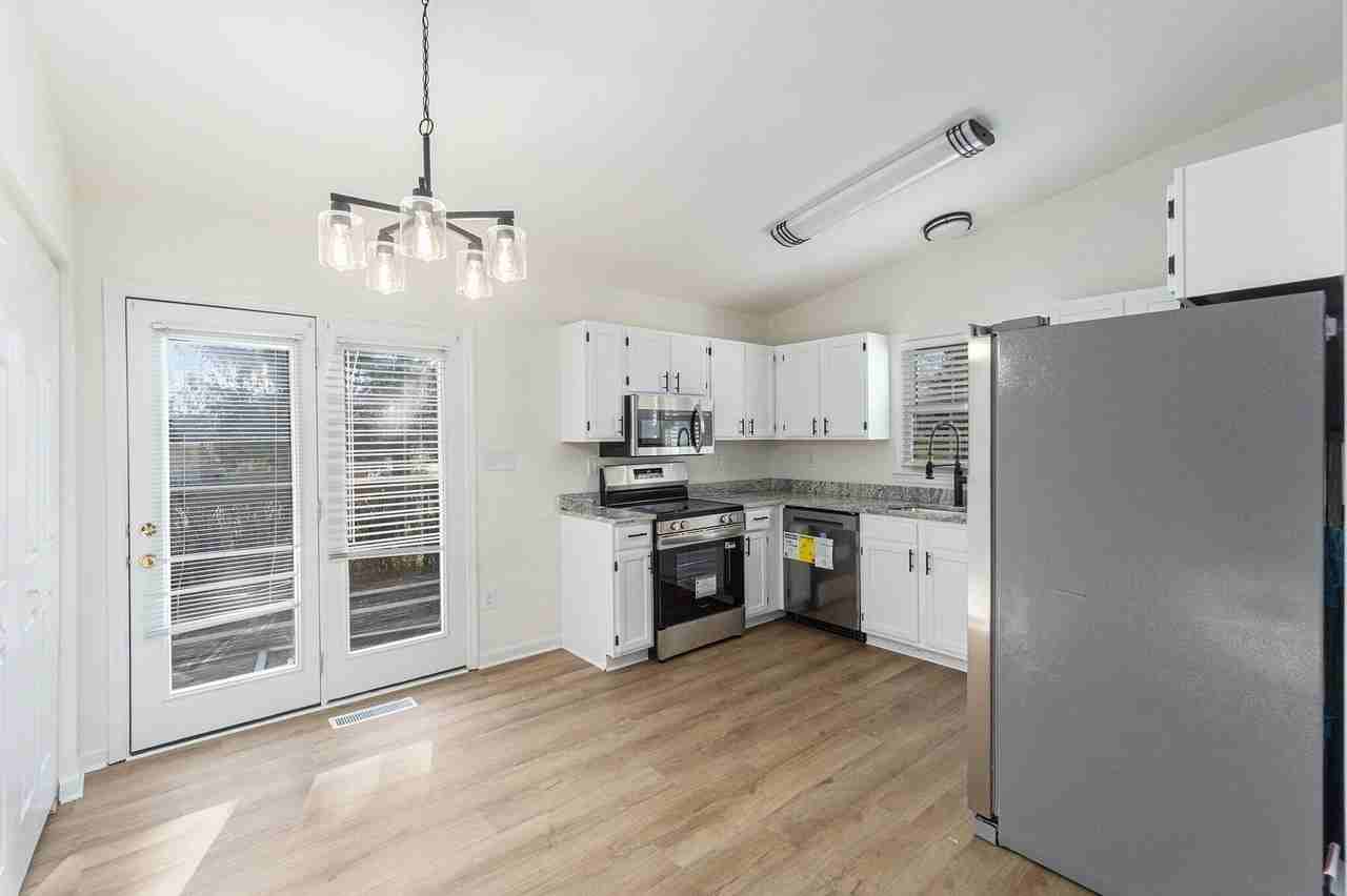 3126 Arrowhead Dr - Photo 6 of 17
