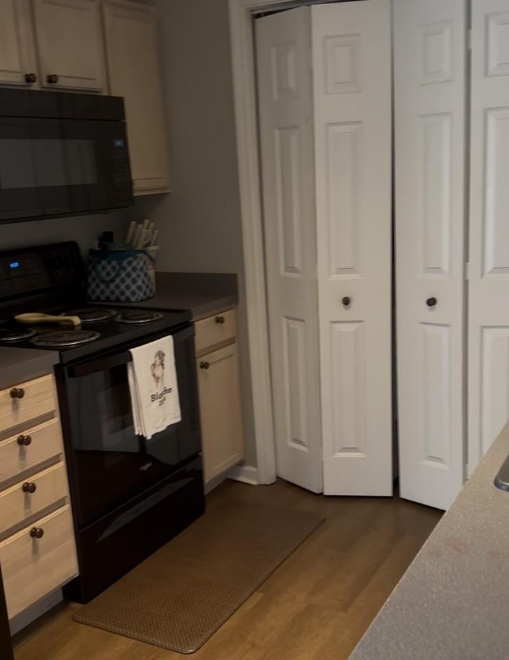 3021 Caddis Ln - Photo 2 of 6