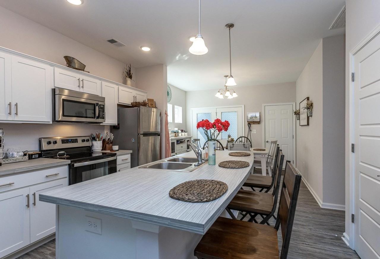 144 Mccowans Ferry Aly - Photo 4 of 17