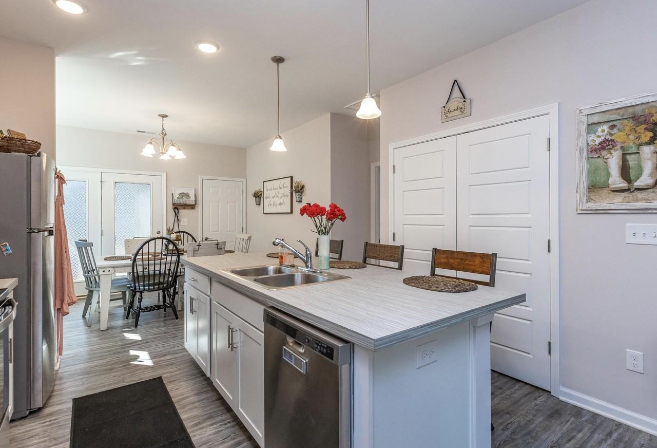 144 Mccowans Ferry Aly - Photo 5 of 17