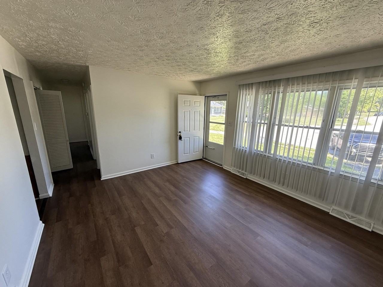 2653 Twinbrooke Ln - Photo 3 of 16