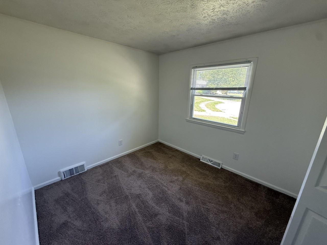 2653 Twinbrooke Ln - Photo 7 of 16