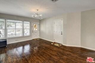 6200 Jamieson Ave - Photo 5 of 8