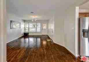 6200 Jamieson Ave - Photo 6 of 8