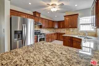 6200 Jamieson Ave - Photo 7 of 8