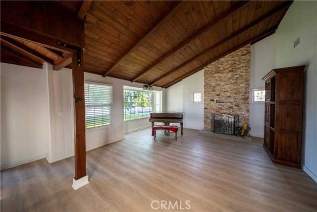 14759 Hesby St - Photo 2 of 8