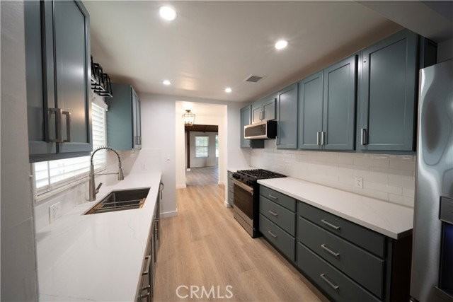 14759 Hesby St - Photo 3 of 8