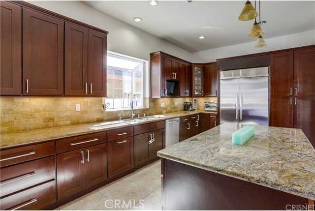12525 Miranda St - Photo 4 of 8
