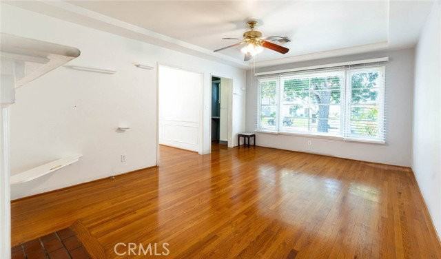 4444 Tujunga Ave - Photo 4 of 8