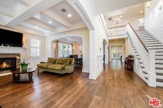 10515 Whipple St - Photo 2 of 8