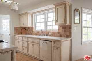 11539 Sunshine Ter - Photo 6 of 8