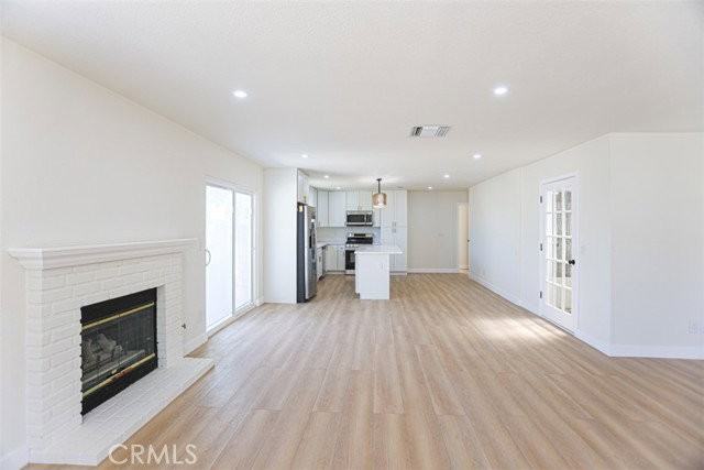 2452 E Brenda St - Photo 2 of 8