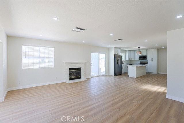 2452 E Brenda St - Photo 6 of 8