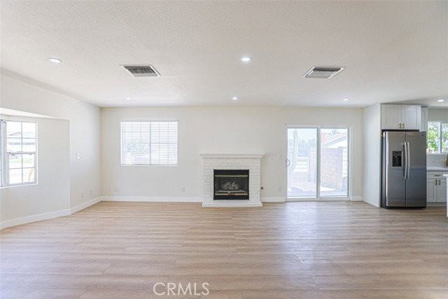 2452 E Brenda St - Photo 7 of 8