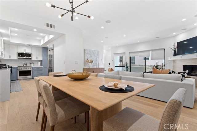 1409 Havenhurst Dr #3 - Photo 5 of 8