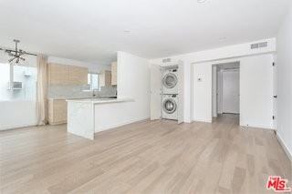 560 N Kings Rd #4 - Photo 2 of 8