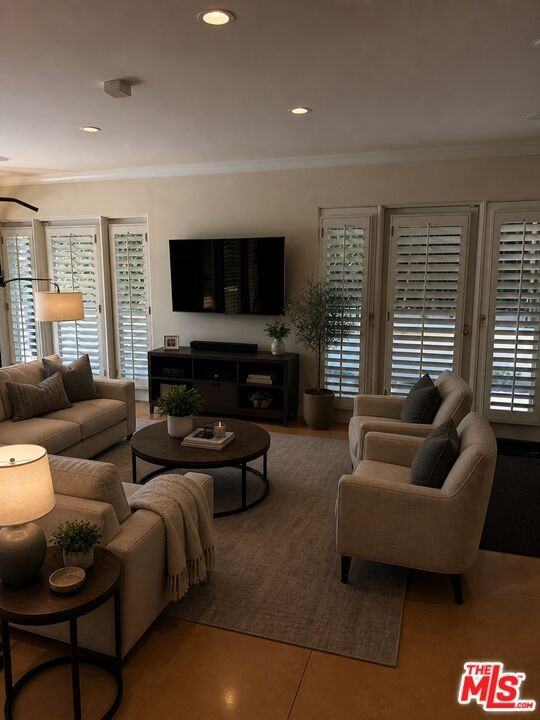 9101 Hazen Dr - Photo 2 of 6