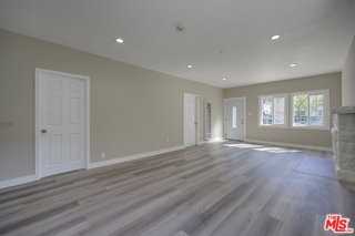 1127 N Formosa Ave - Photo 4 of 8