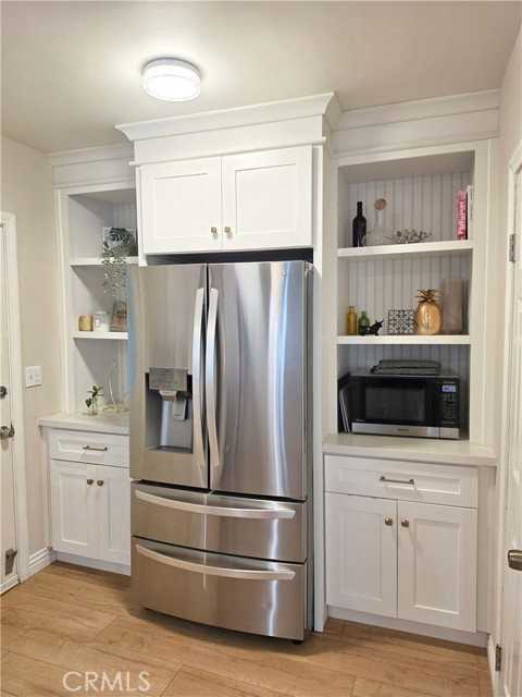 4453 Dawes Ave - Photo 4 of 8