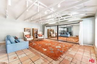 216 S Carmelina Ave - Photo 4 of 7