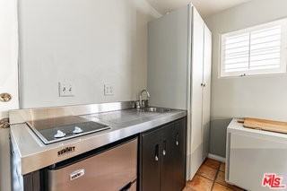 216 S Carmelina Ave - Photo 7 of 7
