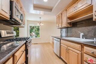 17241 Palisades Cir - Photo 7 of 8