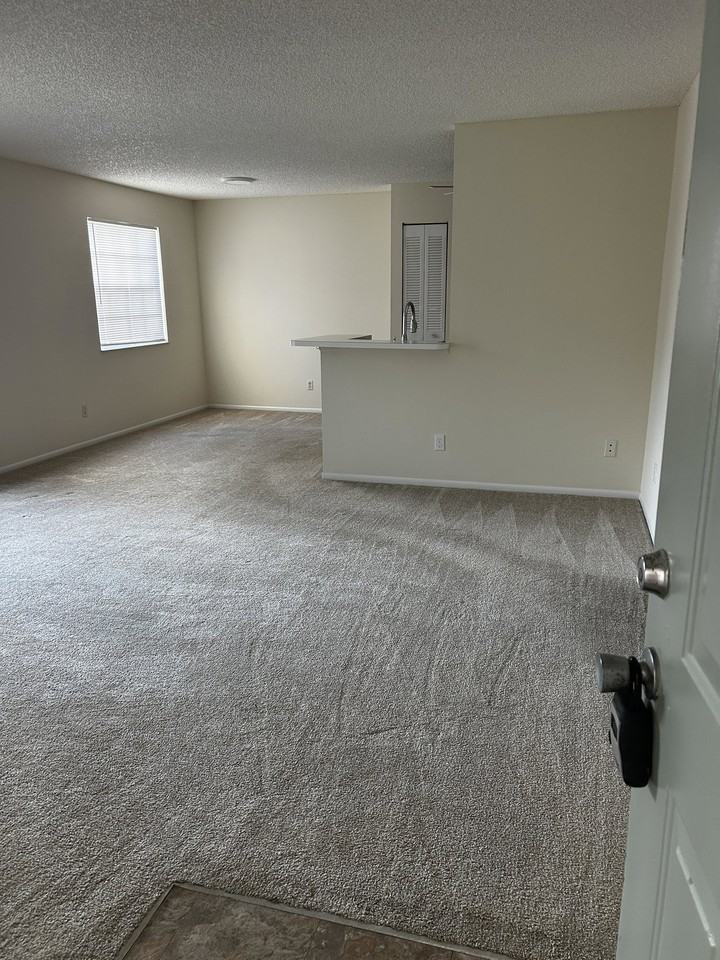 315 18th Pl #315 - Photo 2 of 8