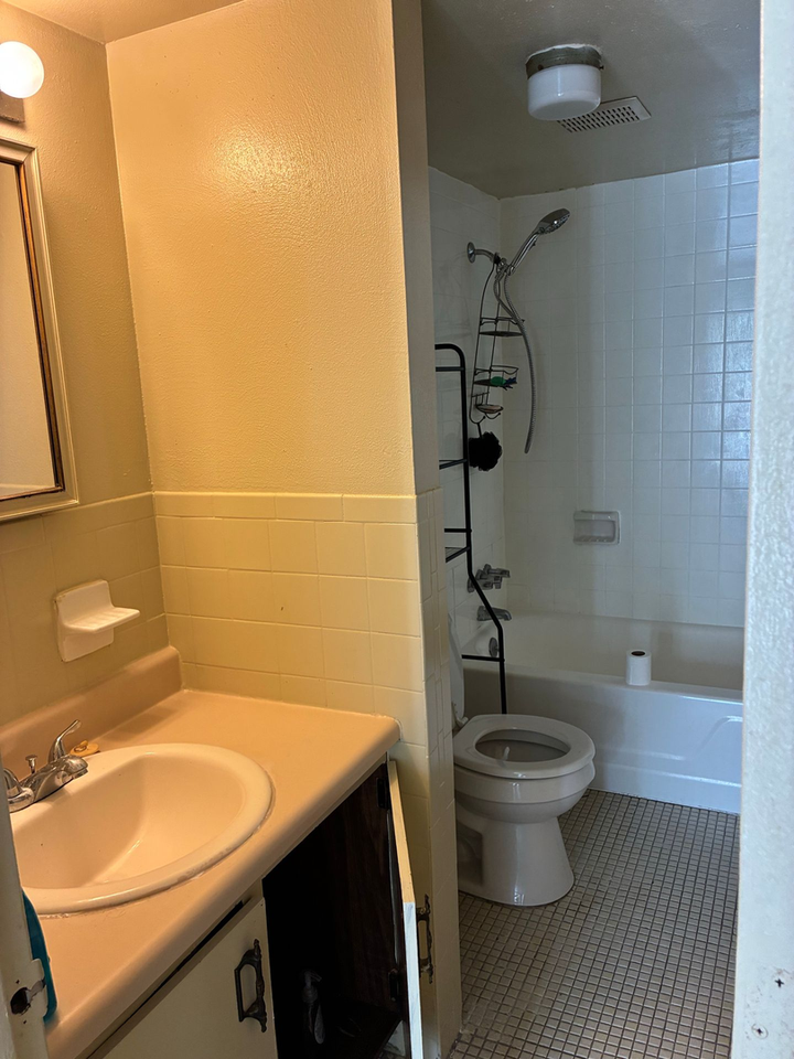 Gravois Apartments LLC - Photo 3 of 4