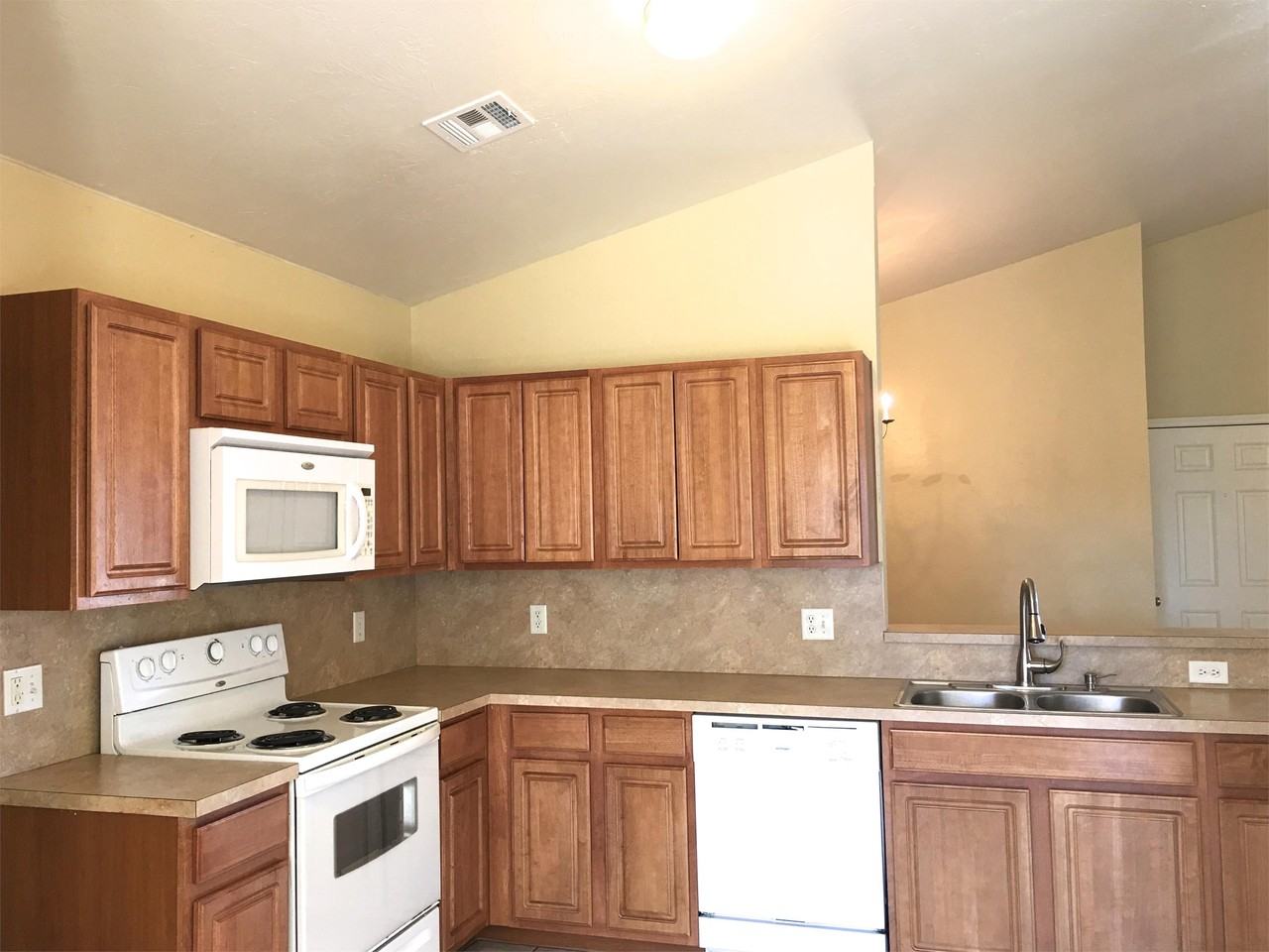 2808 Nw 187th Ter #1 - Photo 4 of 6