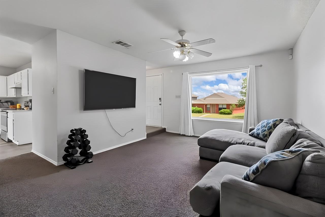 Hilltop Dr - Photo 2 of 7