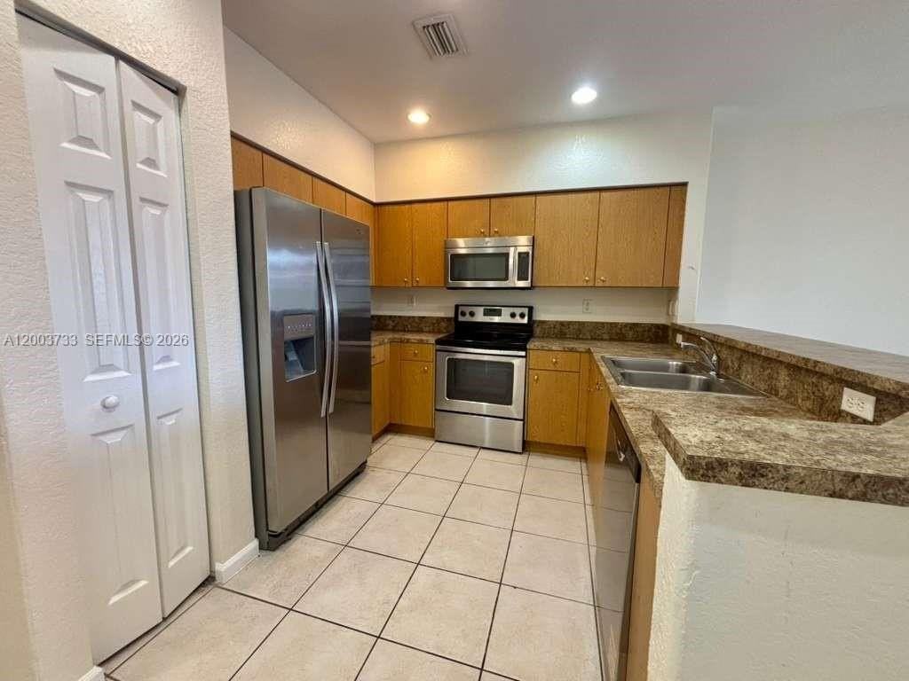 8375 Sw 29th St #102 - Photo 4 of 28