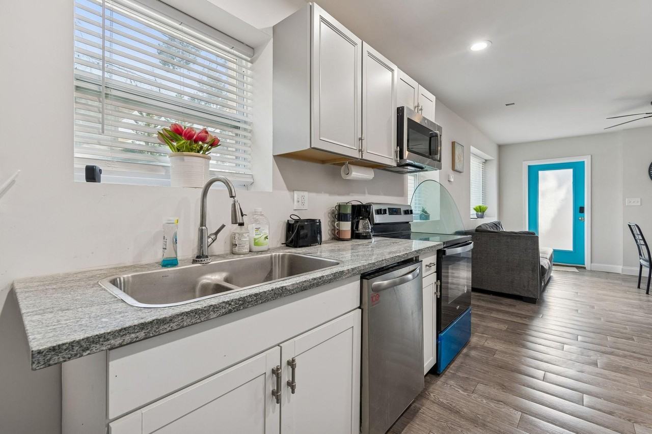 E 26th Ave - Photo 3 of 12